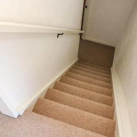 Courtyard * كيركبي لونسديل