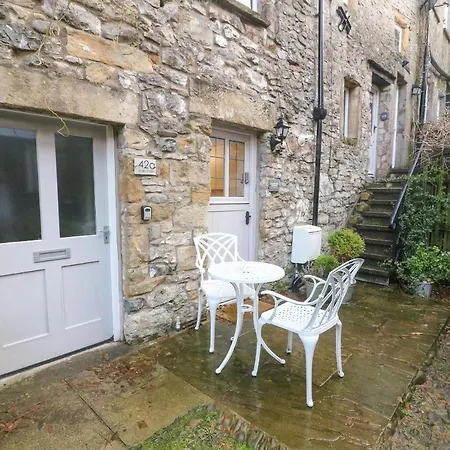 Courtyard * Kirkby Lonsdale