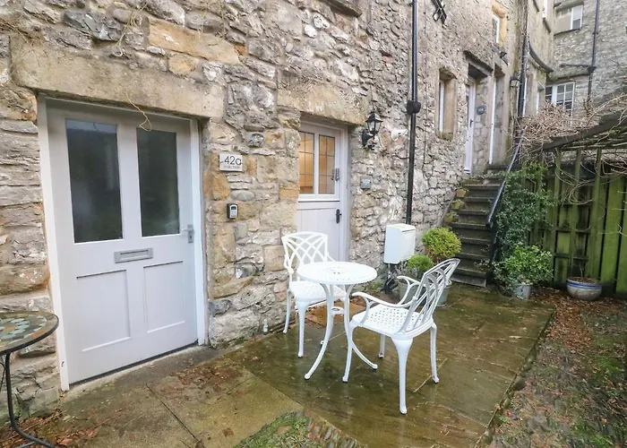 Courtyard * Kirkby Lonsdale